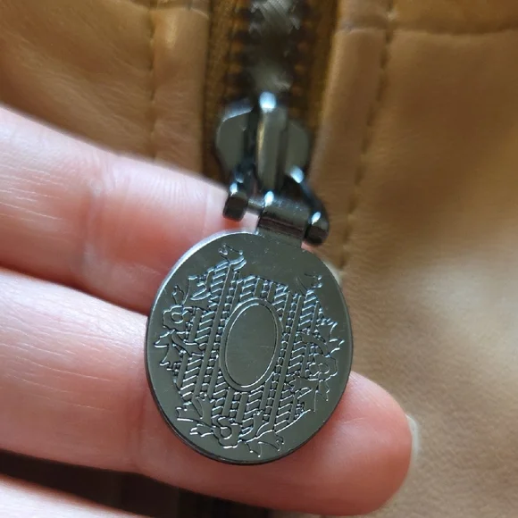 Gorgeous Elie Tahari Tan Leather Zip-Front Jacket - Picture 2 of 7